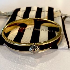 RARE❗️MUST SEE 😲🎉 HENRI BENDEL Gold Rivet Enamel Bracelet Bangle EUC